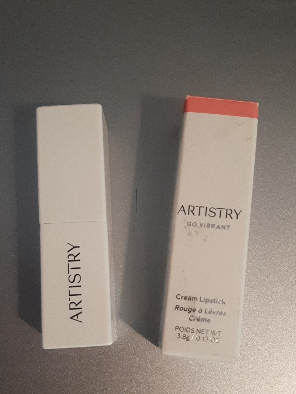 Artistry Go Vibrant Cream Lipstick in Berry Special Evening (104)